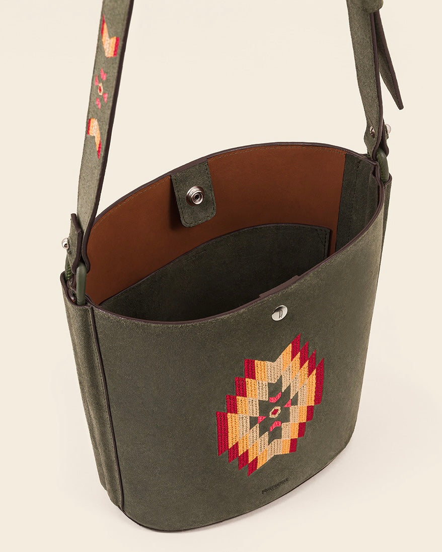 IOWA-Sac seau en suede - kaki & broderie colorée Sacs Ponctuations