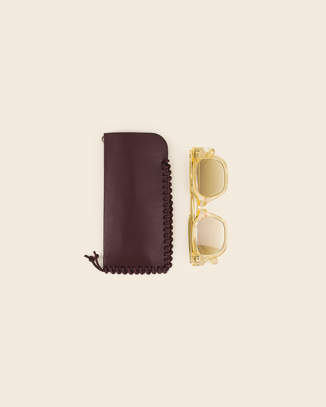 MAKALU + COOK Étui à lunettes en cuir Bordeaux sur mousqueton Étui à lunettes Ponctuations