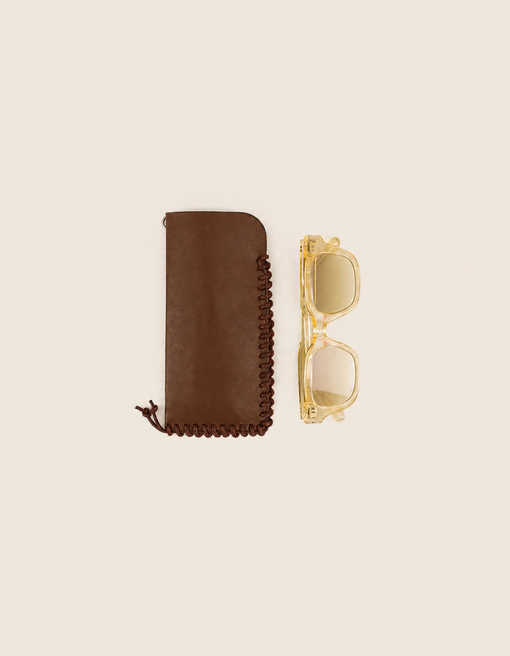MAKALU - Bordeaux leather glasses case & burgundy leather braiding