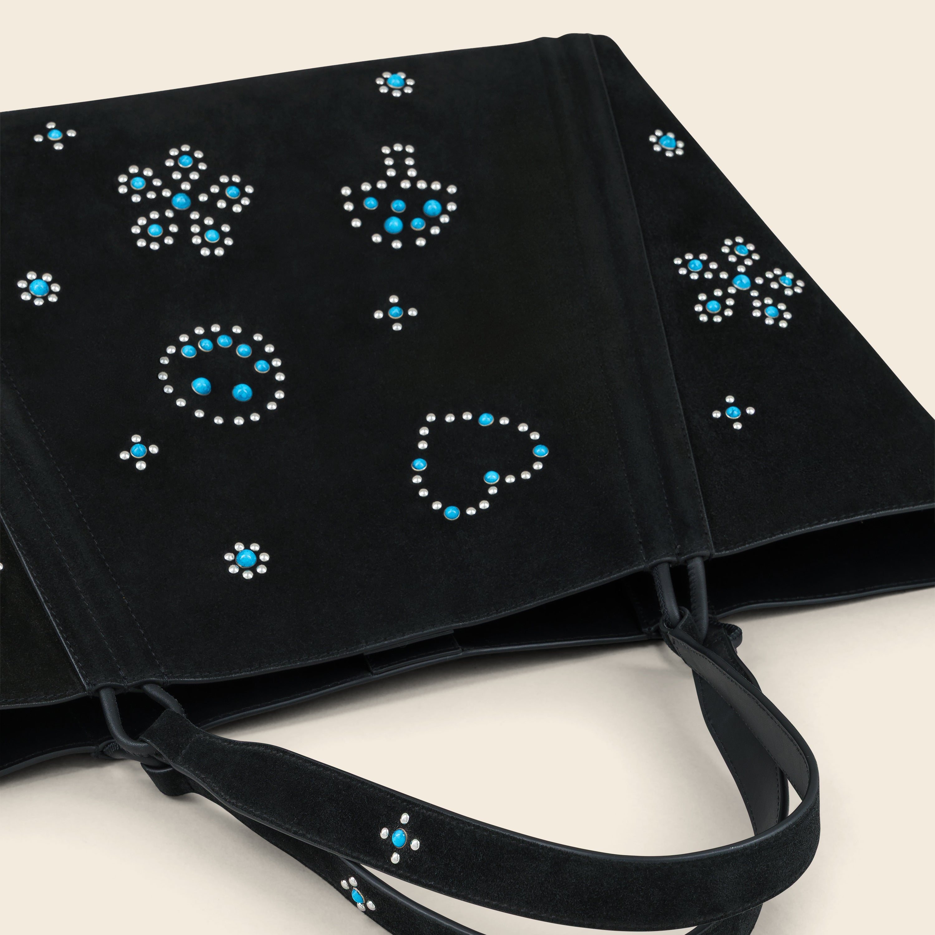 MAINE STUD - Sac Cabas en Suède Noir avec Clous et Cabochons Turquoises Sacs Ponctuations