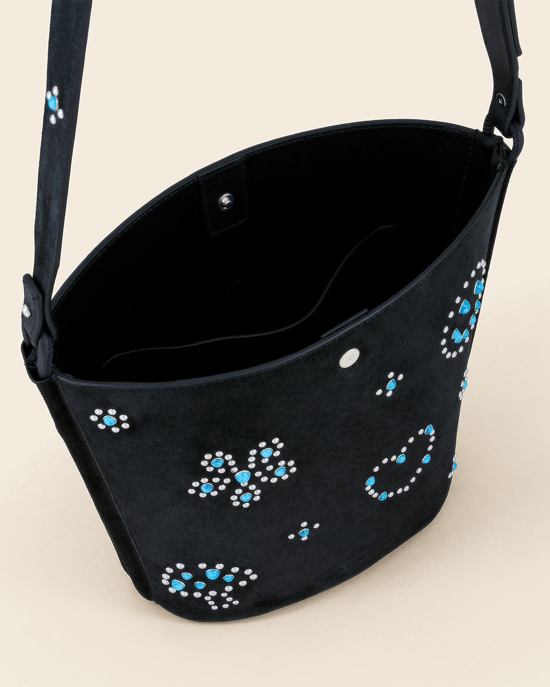 IOWA STUD - Sac seau en suede - Noir avec Clous et Cabochons Turquoises Sacs PONCTUATIONS