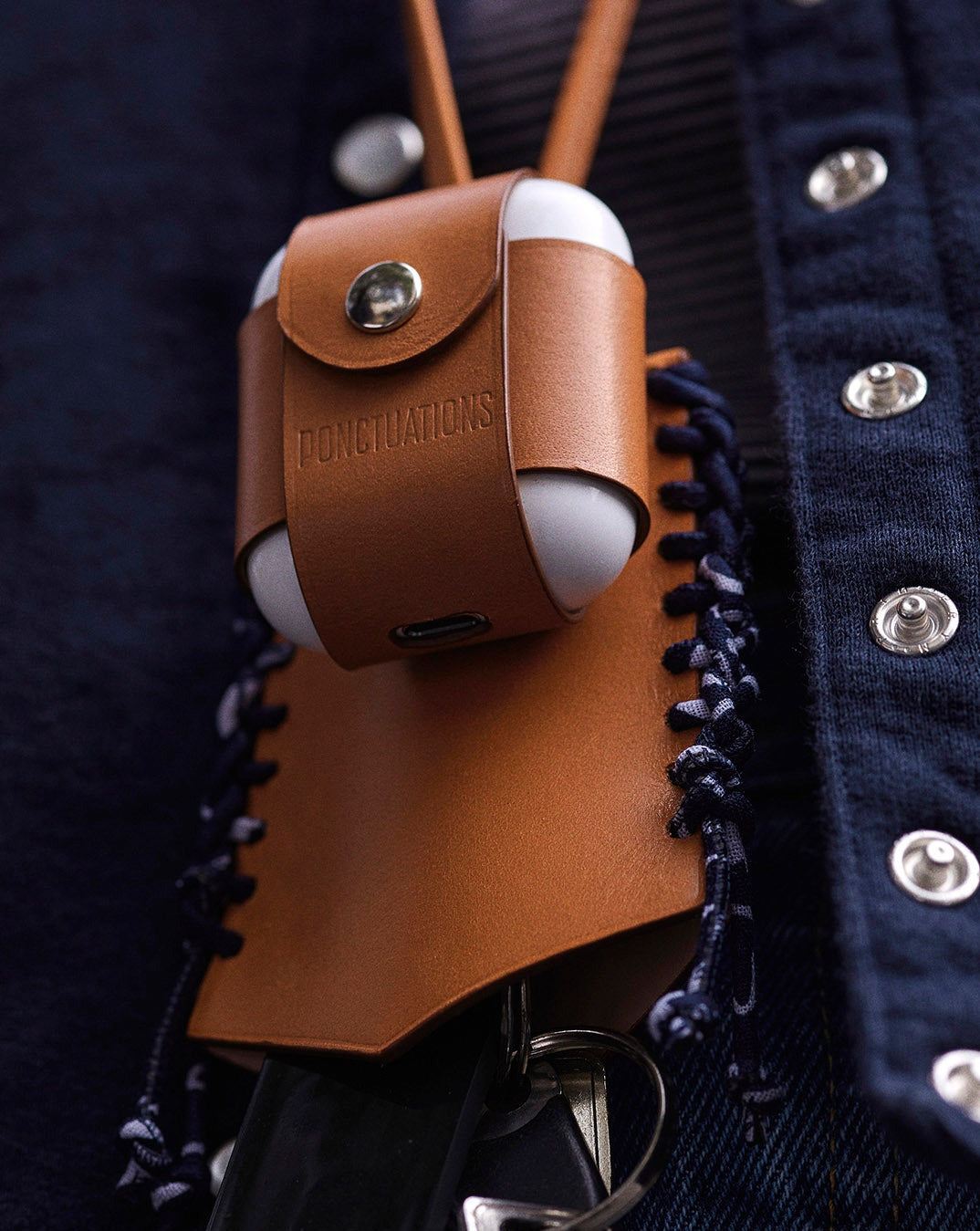 YARI-Étui AirPods classiques-En cuir marine Étui Airpods Ponctuations