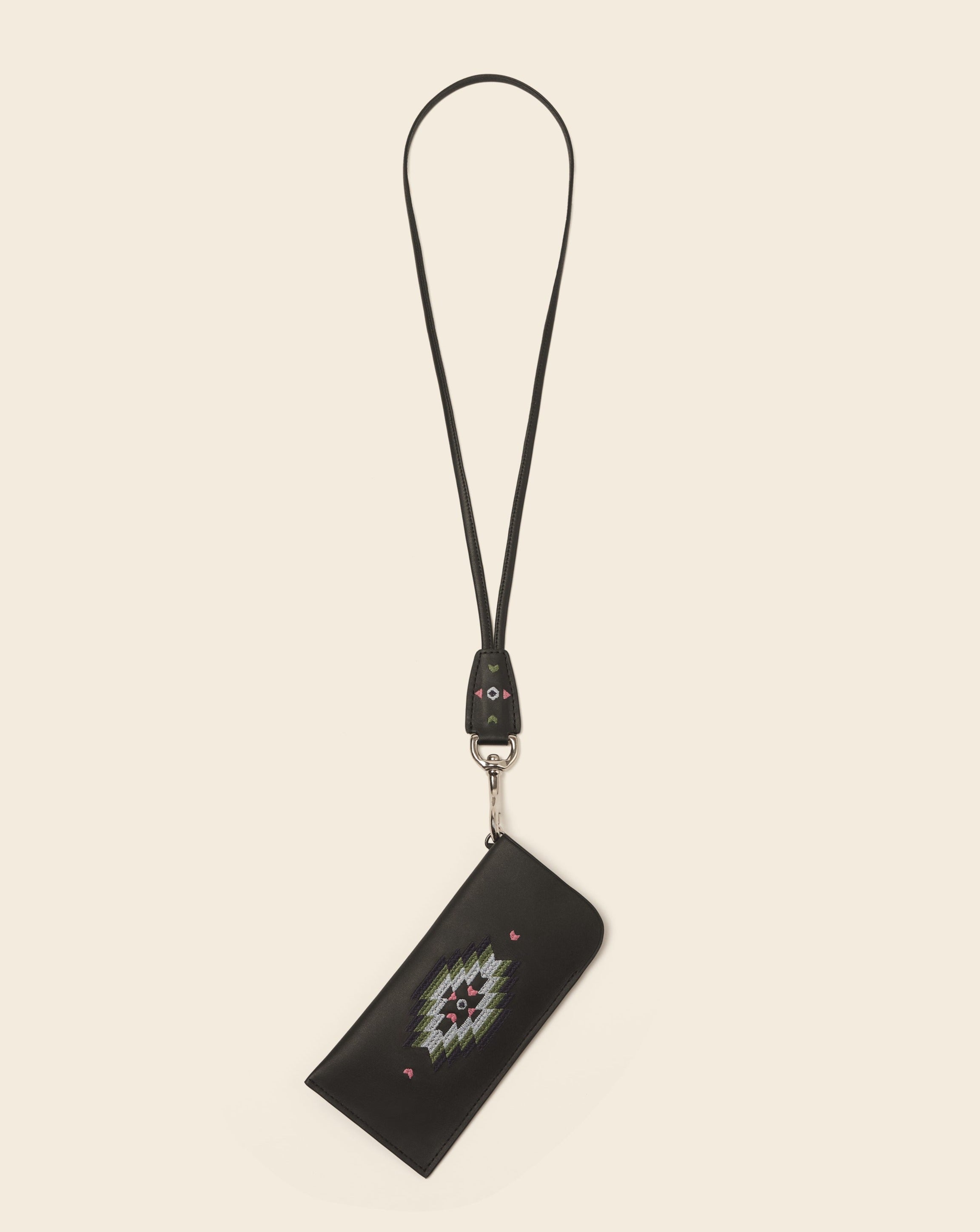 COOK + MAKALU-Étui à lunettes sur mousqueton-En cuir noir & broderie colorée Ponctuations