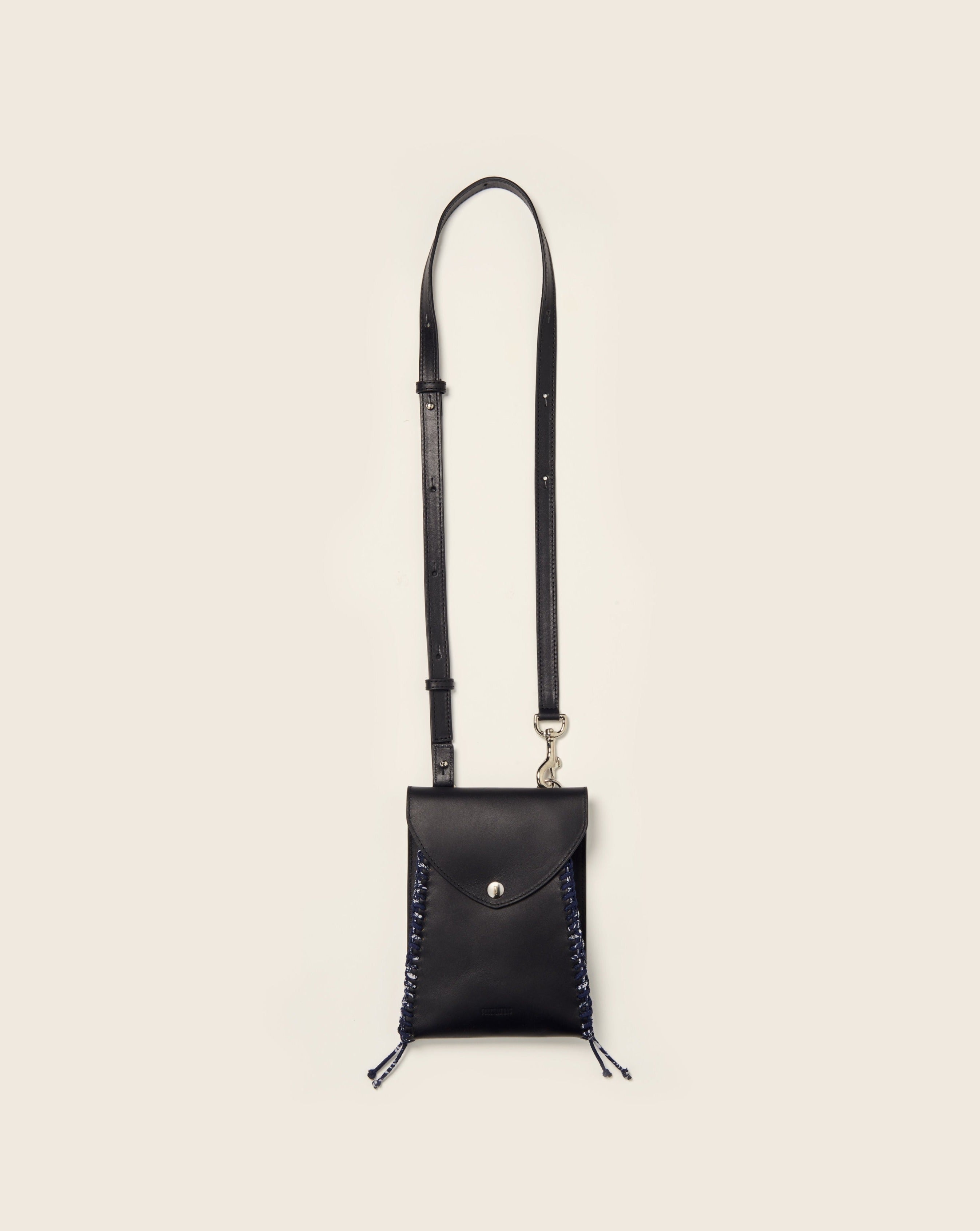 NANGA - Envelope bag - Black leather & Bandana navy