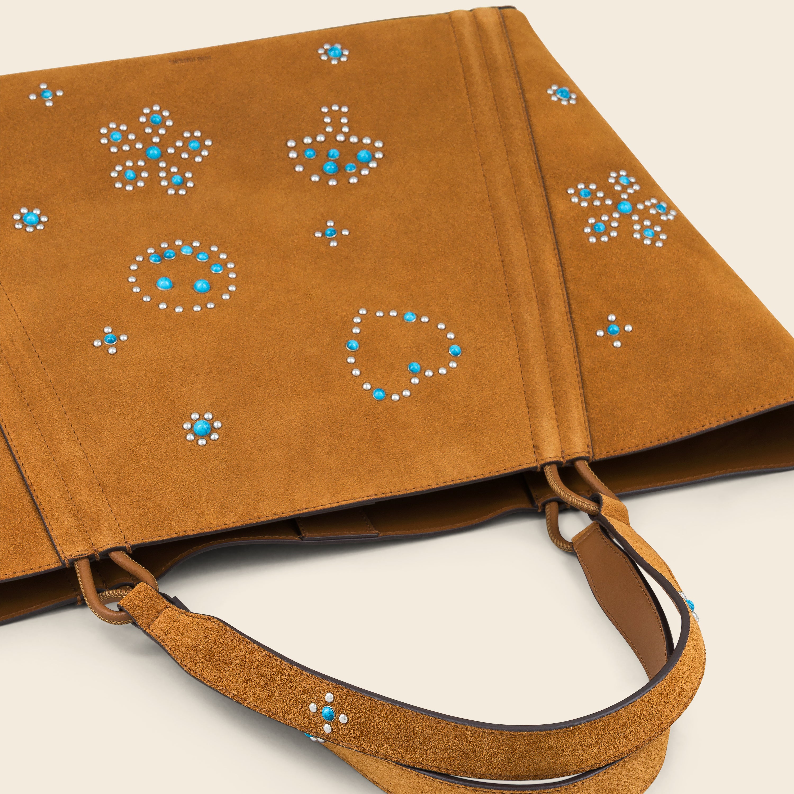 MAINE STUD - Sac Cabas en Suède Cognac avec Clous et Cabochons Turquoises Sacs Ponctuations