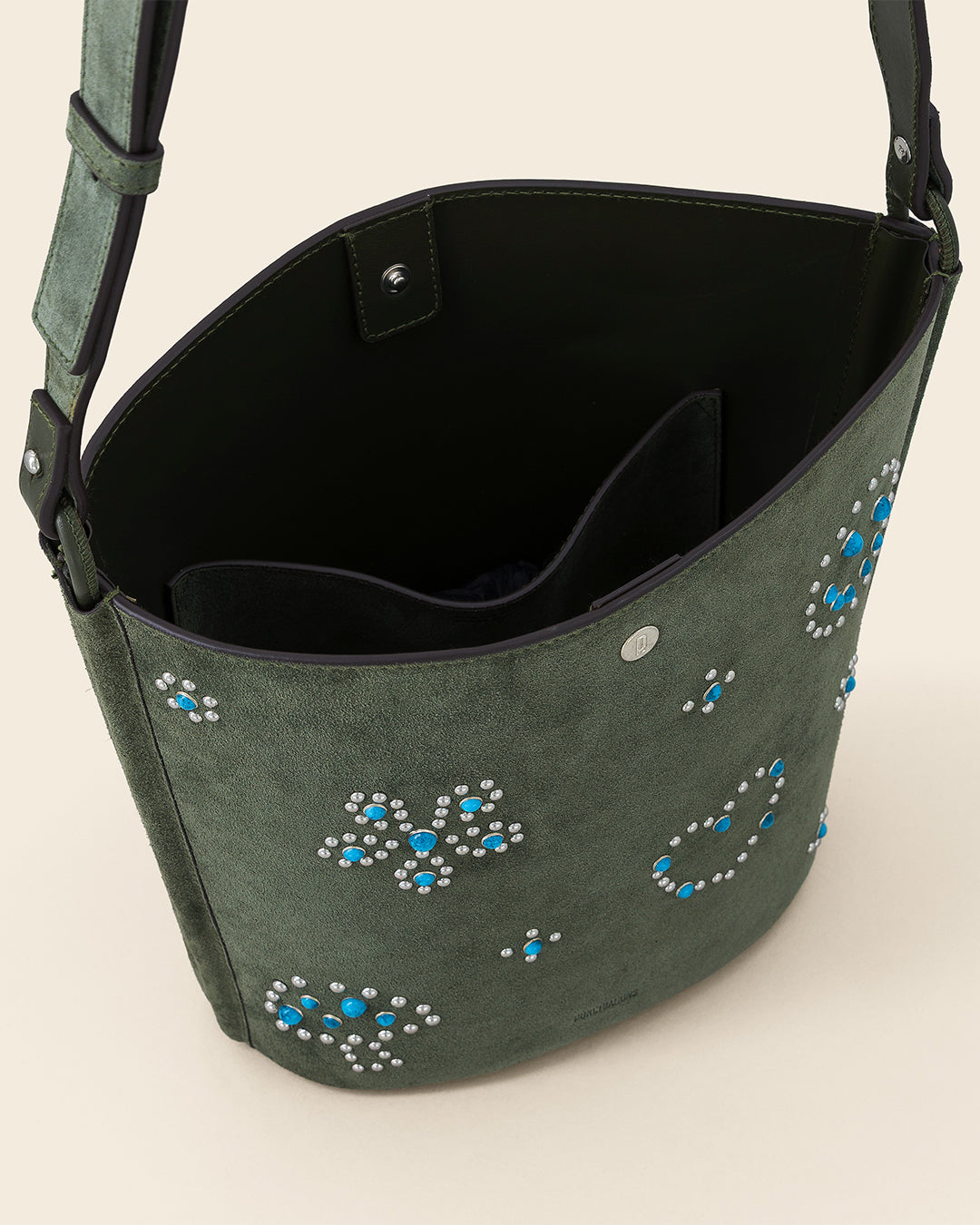 IOWA STUD - Sac seau en suede - Kaki avec Clous et Cabochons Turquoises Sacs PONCTUATIONS
