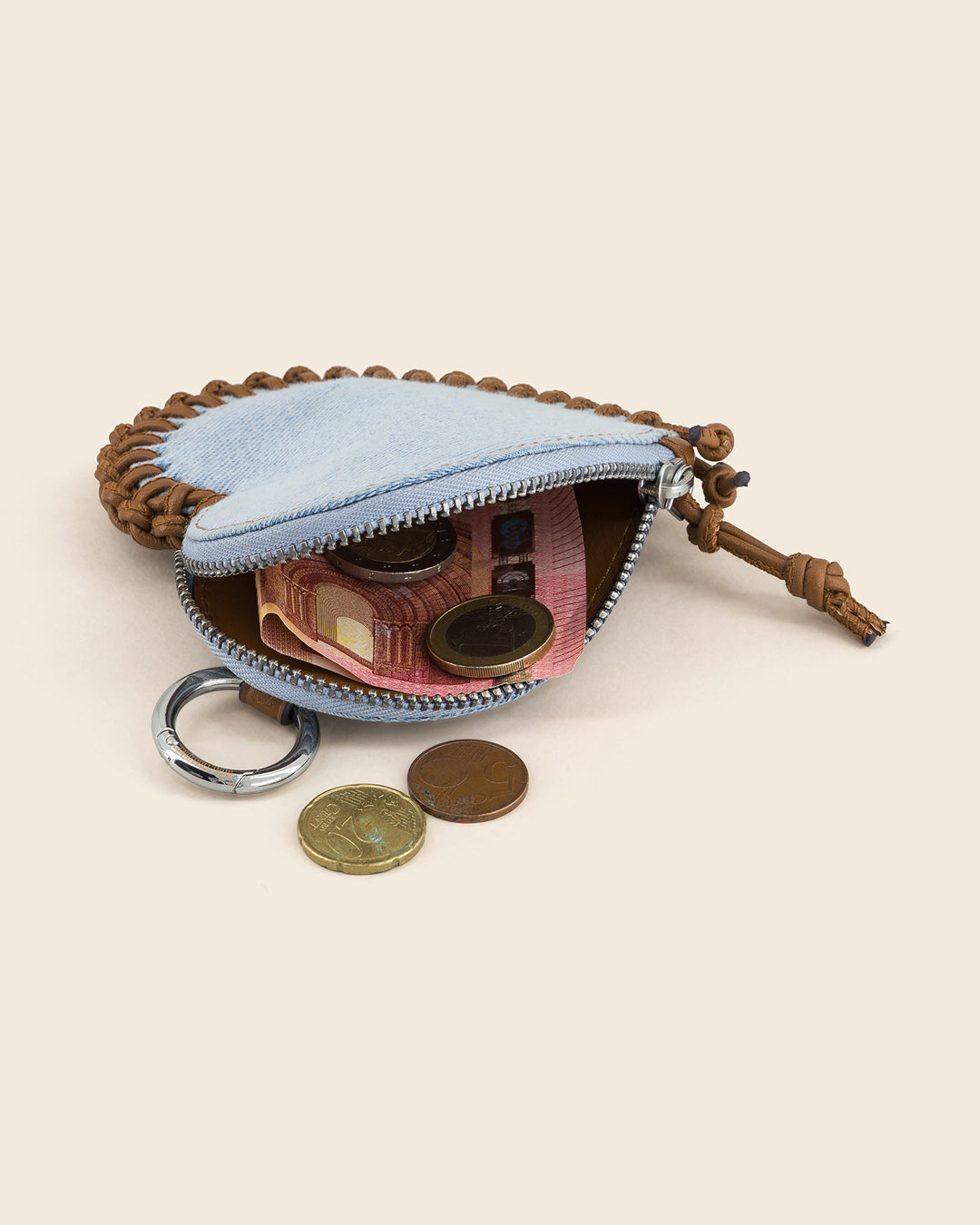 SHINZO - charm's / porte monnaies - en denim BLEU PÂLE et cuir de veau AMBRE Ponctuations