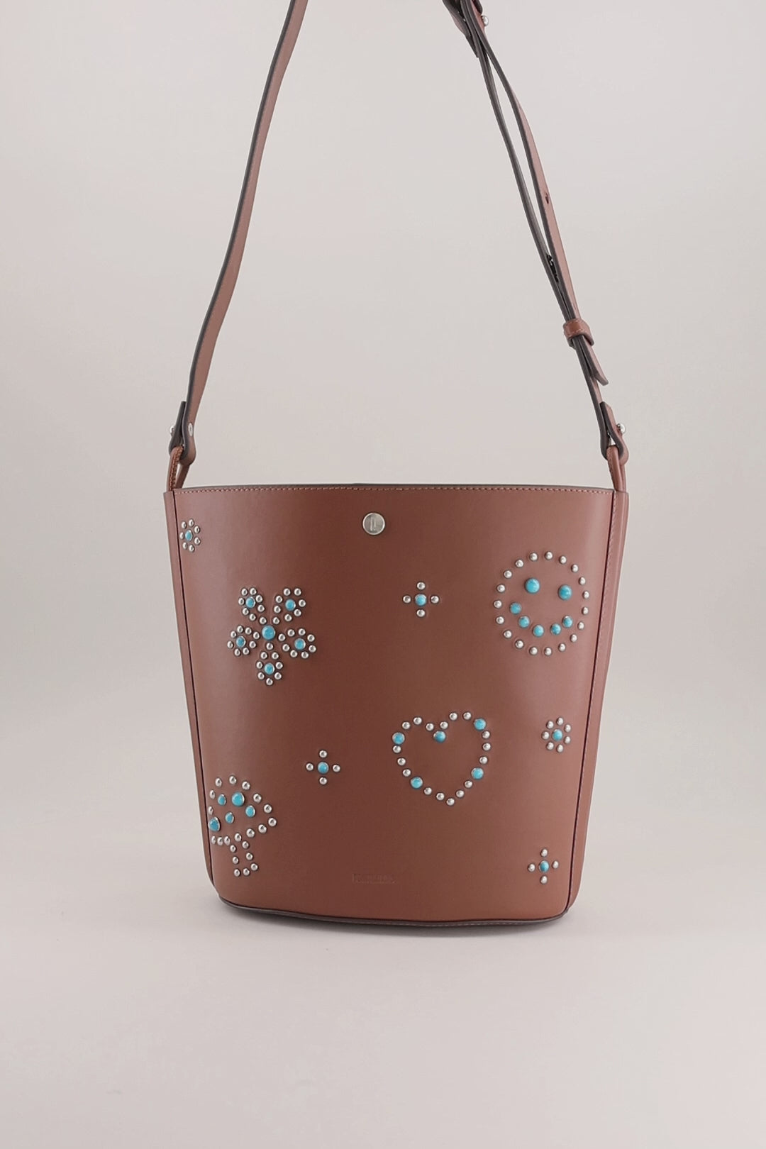 IOWA STUD - Sac seau en veau lisse - AMBRE avec Clous et Cabochons Turquoises Sacs Ponctuations