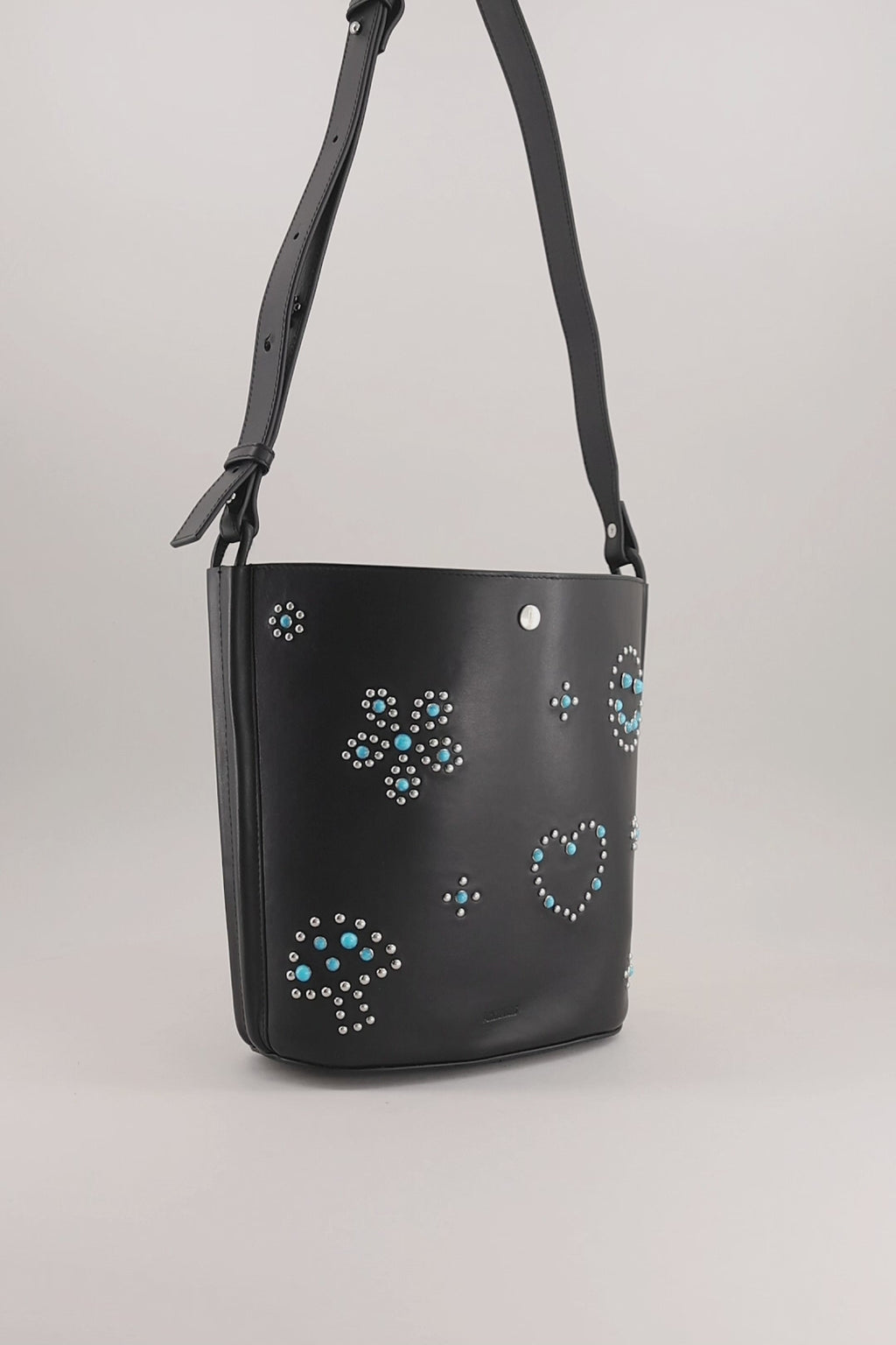 IOWA STUD - Sac seau en veau lisse - NOIR avec Clous et Cabochons Turquoises Sacs PONCTUATIONS